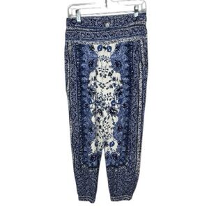 Anthropology Blue and White Floral Patterned Pants Size 6.